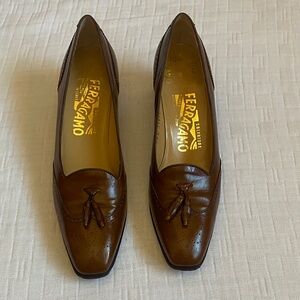 SALVATORE FERRAGAMO  Chestnut Brown Leather Tassel Loafers